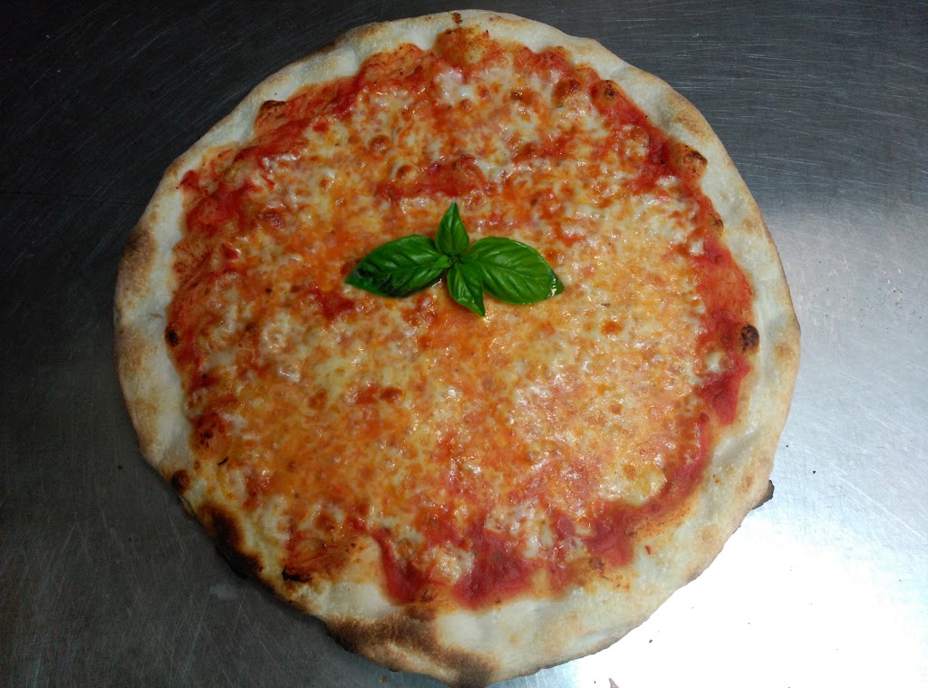 Pizzeria Dolce Vita — Pizza