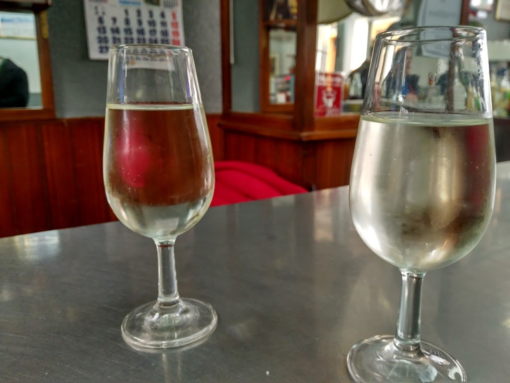 Bar Los Canete — Comida y bebida