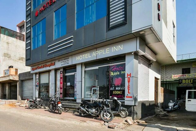 Oyo Flagship 40182 Hotel Apple Inn