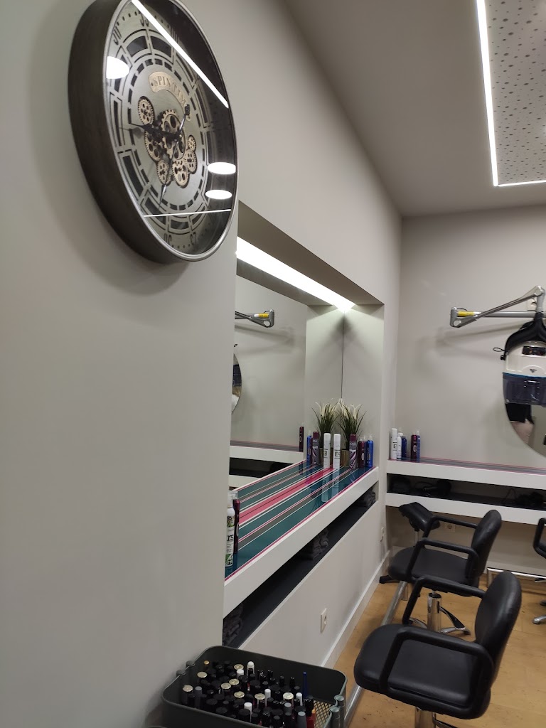 SALON UNIVERSO S.L.