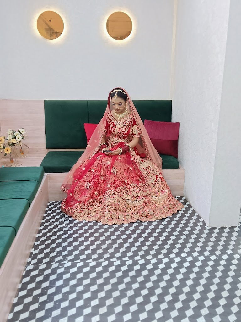 Raunak Srivastav Unisex Salon Makeup Academy Indiranagar