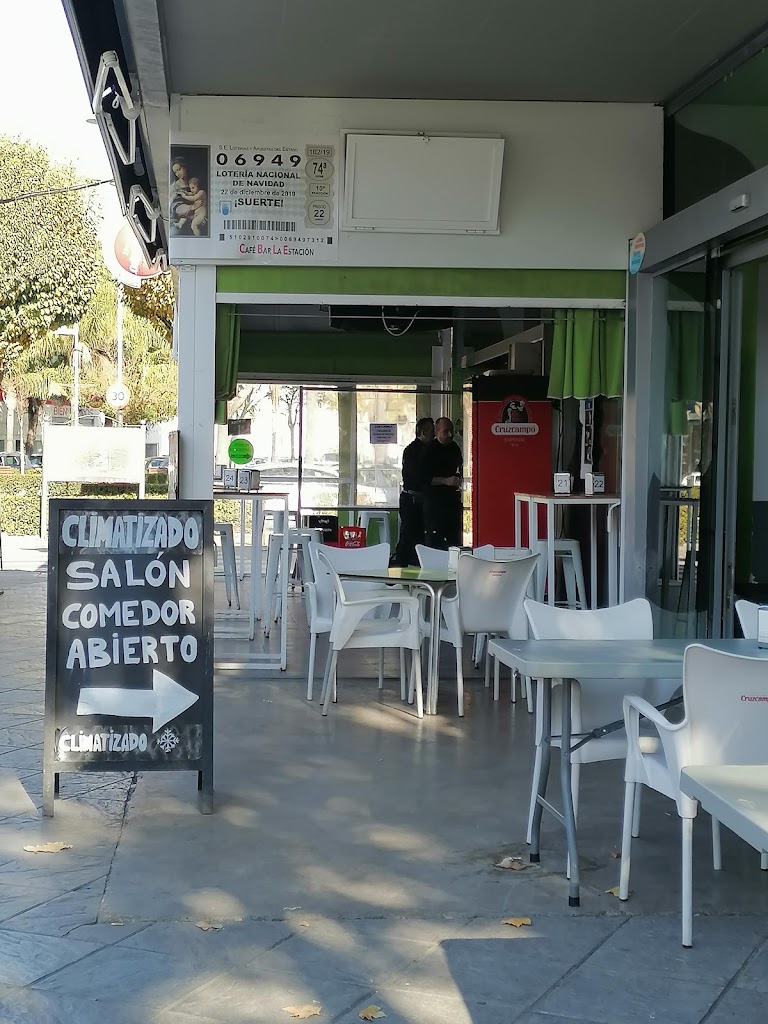 Bar La Estacion de Autobuses — Ambiente
