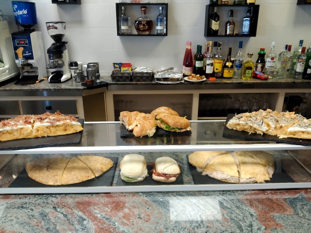 Gladys Cafe — Ambiente