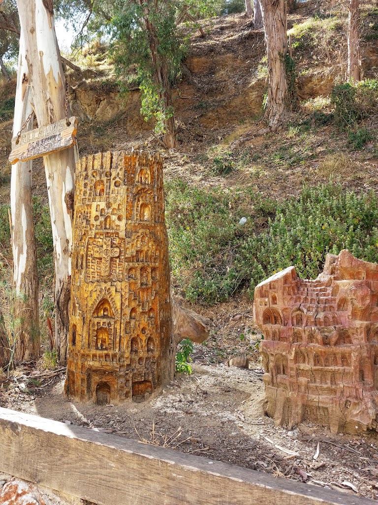 Valle de los arboles tallados