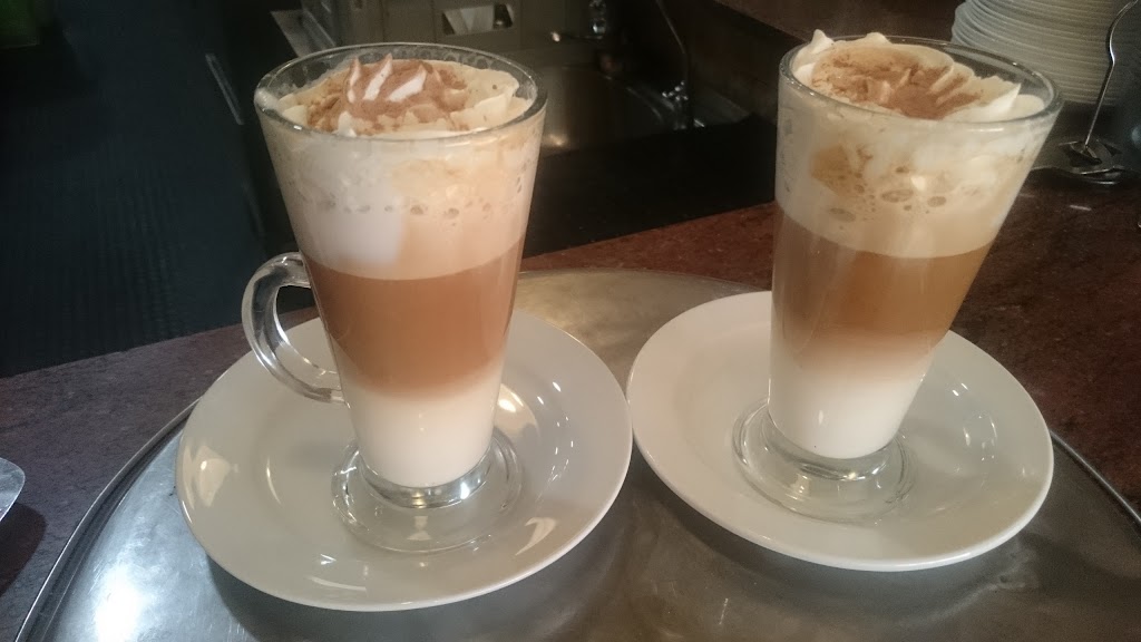 La Piramide Foodbar — Capuchino