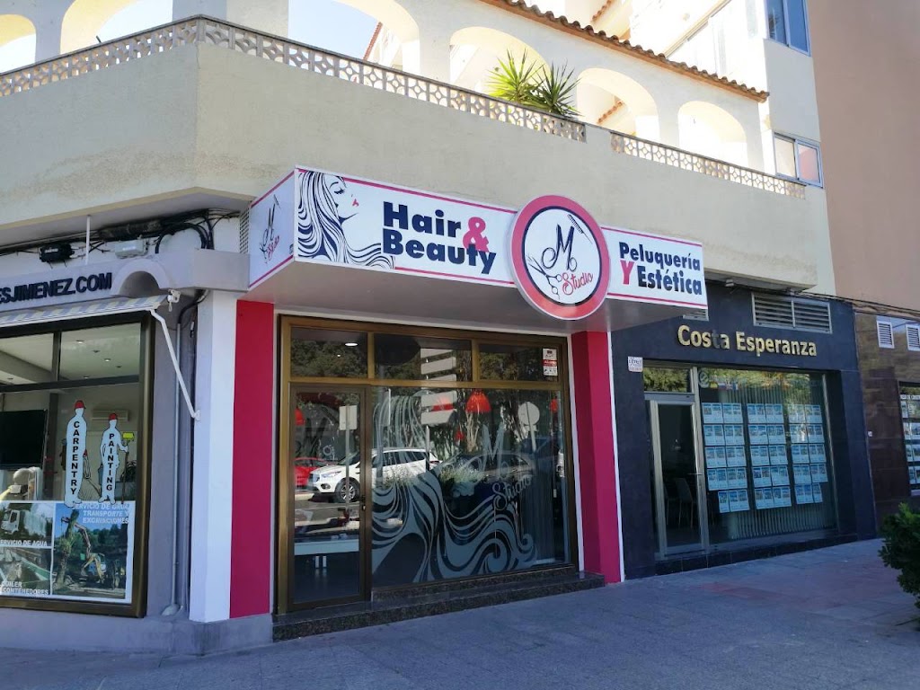 M Studio Peluqueria — Exterior
