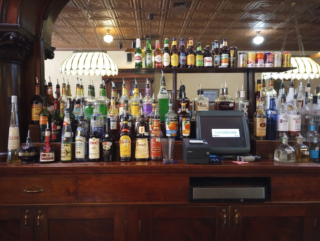 Wall Street Bar & Grill in Midland
