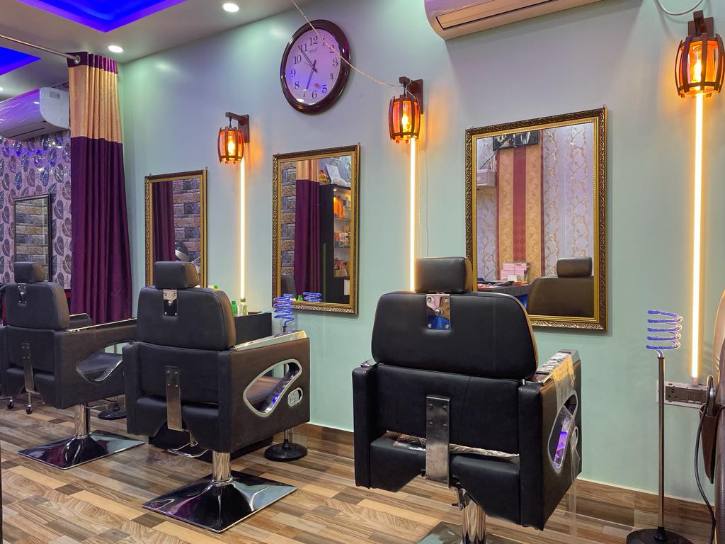 Update Women S Beauty Parlour