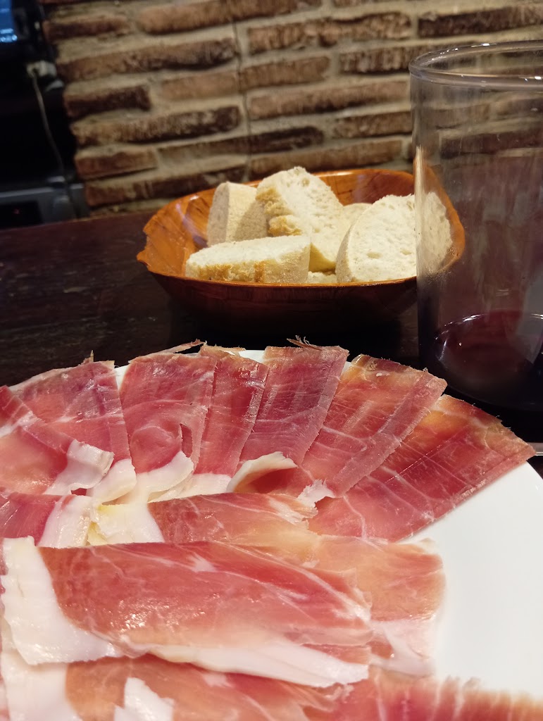 Bar Yoka — Comida y bebida