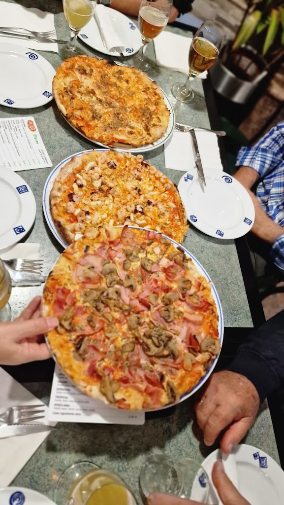 Okey Bar — Comida y bebida