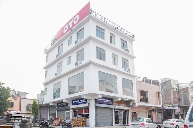 Oyo Hotel Pearl Inn