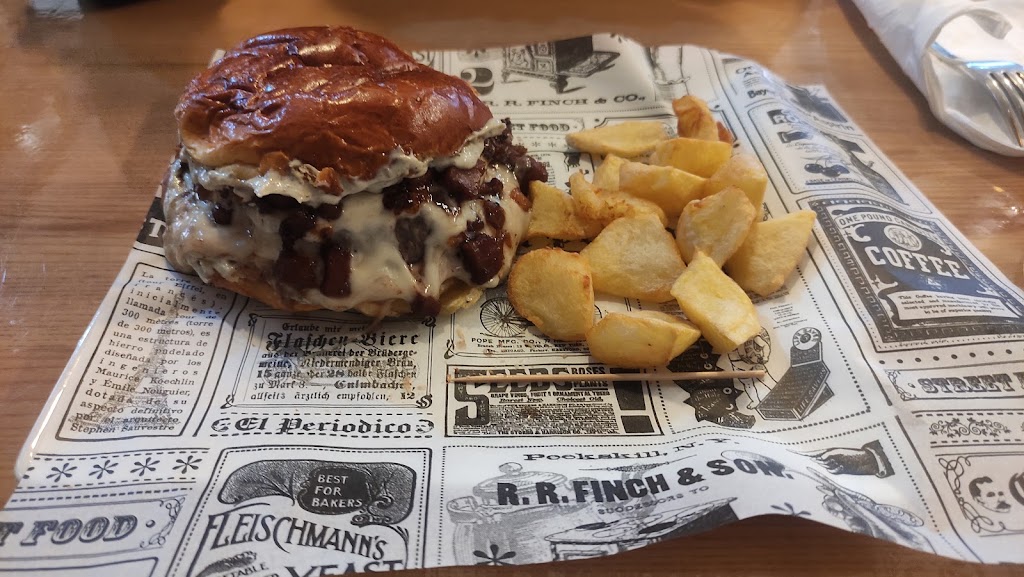 Bar La Pena — Comida y bebida
