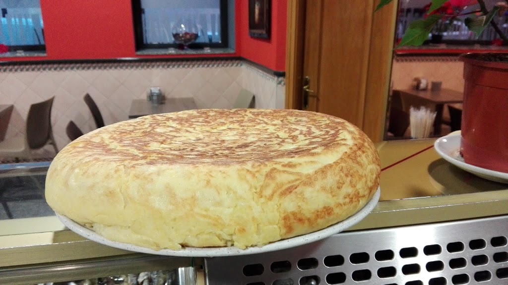 Restaurante Bar Saga — Comida y bebida