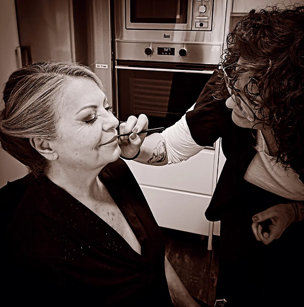Estetica y maquillaje Yoli — Del propietario