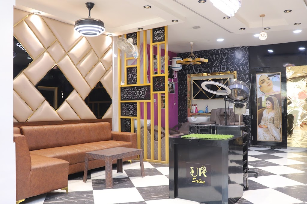 Uk Makeover Hair Salon Academy Air Brush Makeup Artist Hd Makeup Artist Baghapurana Bridal Makeup Artist In Baghapurana