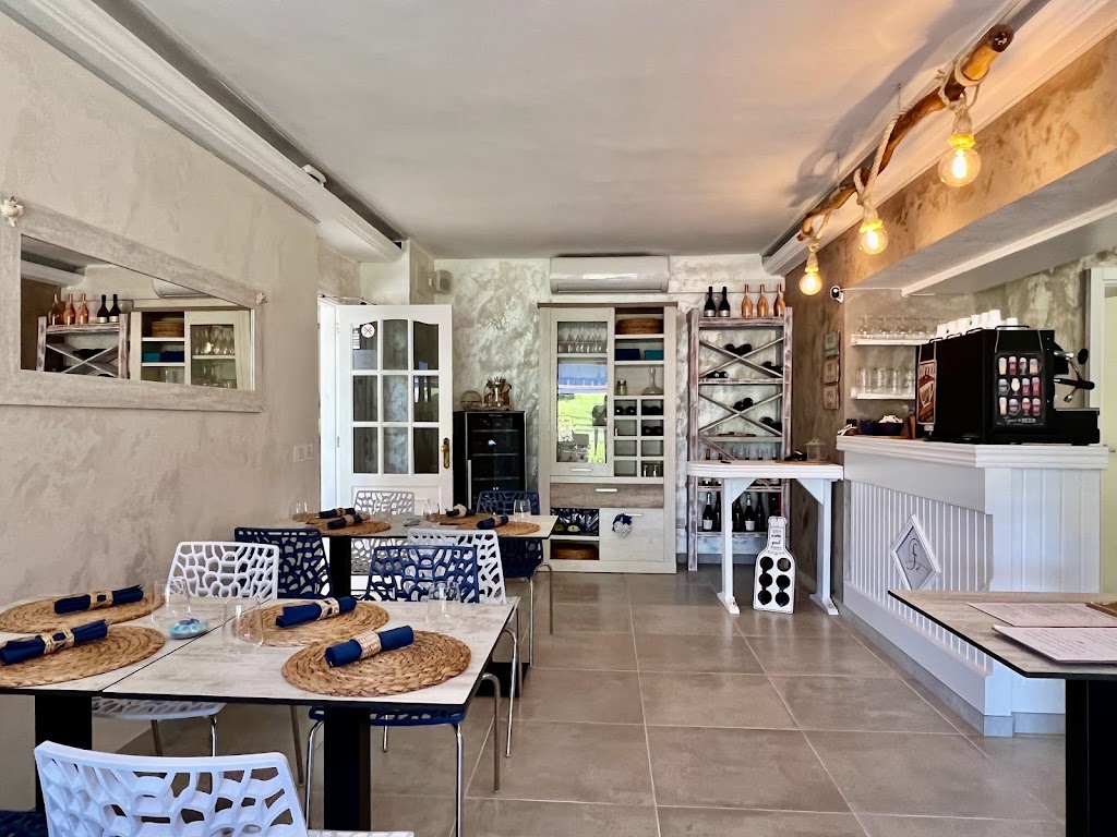 Fresh Restaurant & Garden Bar — Ambiente