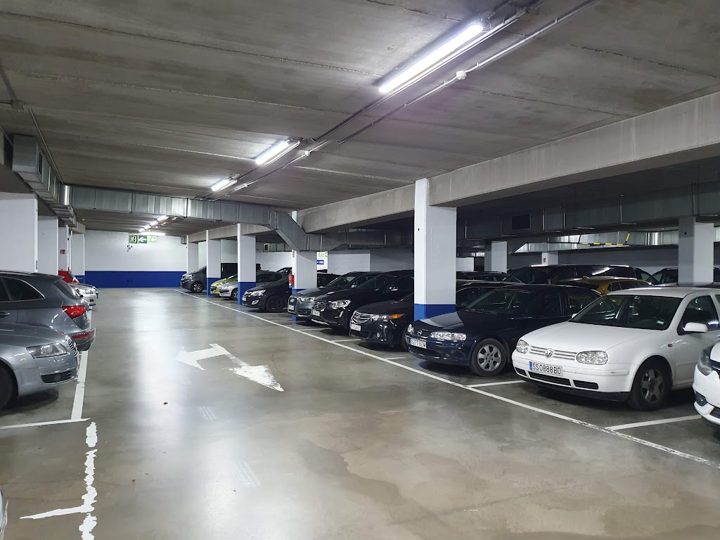 Parking del Centro Comercial Niessen
