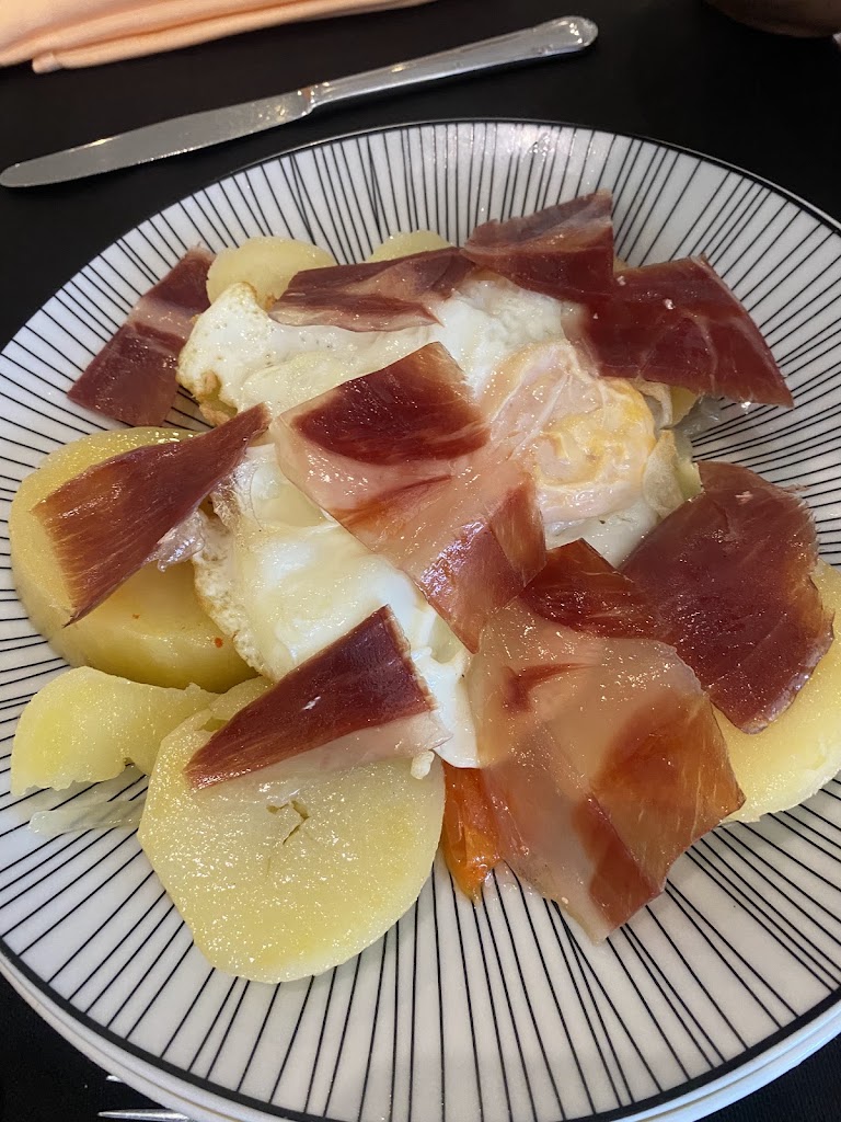 Restaurante hotel Acosta vetonia — Comida y bebida