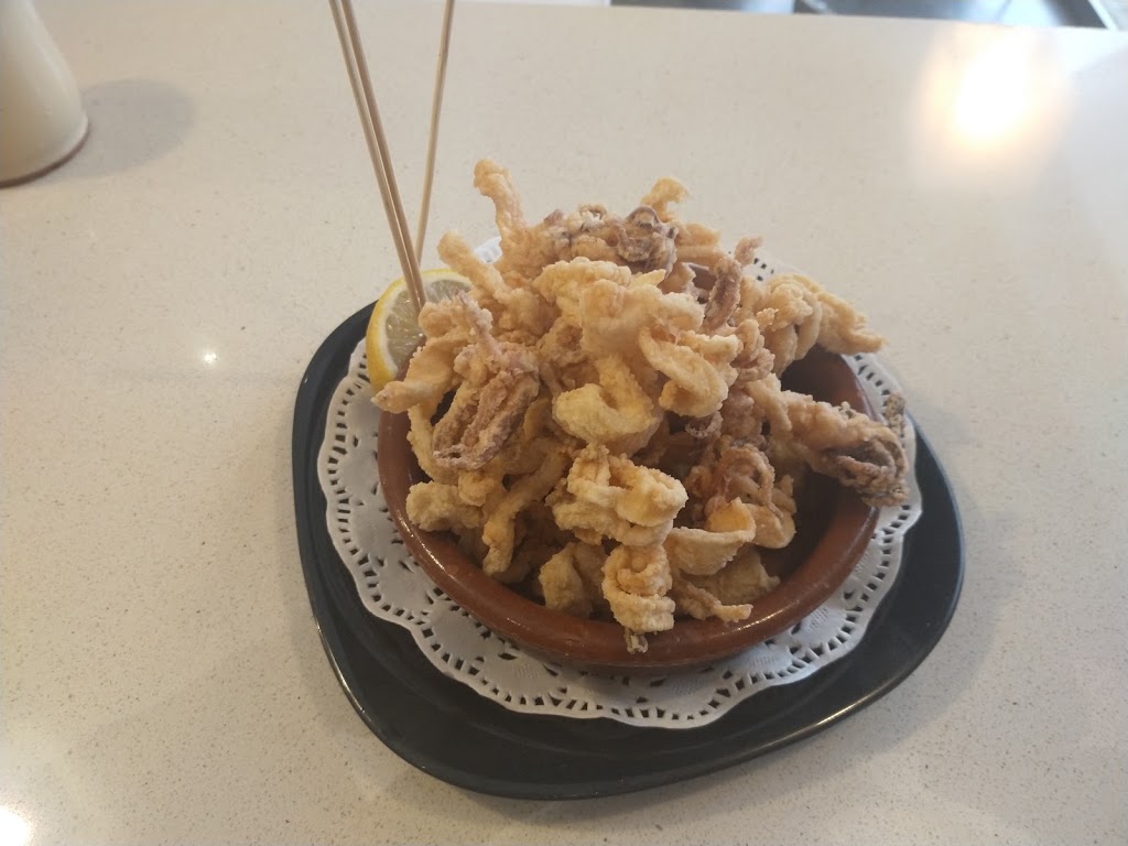 Cafe Bar Saoly — Comida y bebida