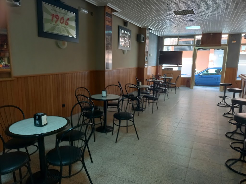 Cafe Bar Oasis — Ambiente