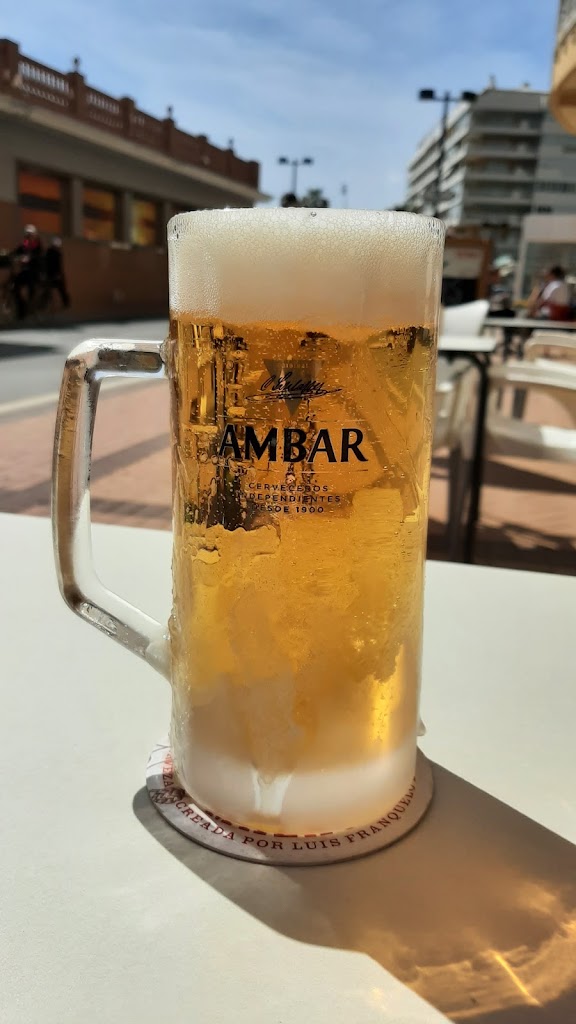 Bar Old hand — Comida y bebida
