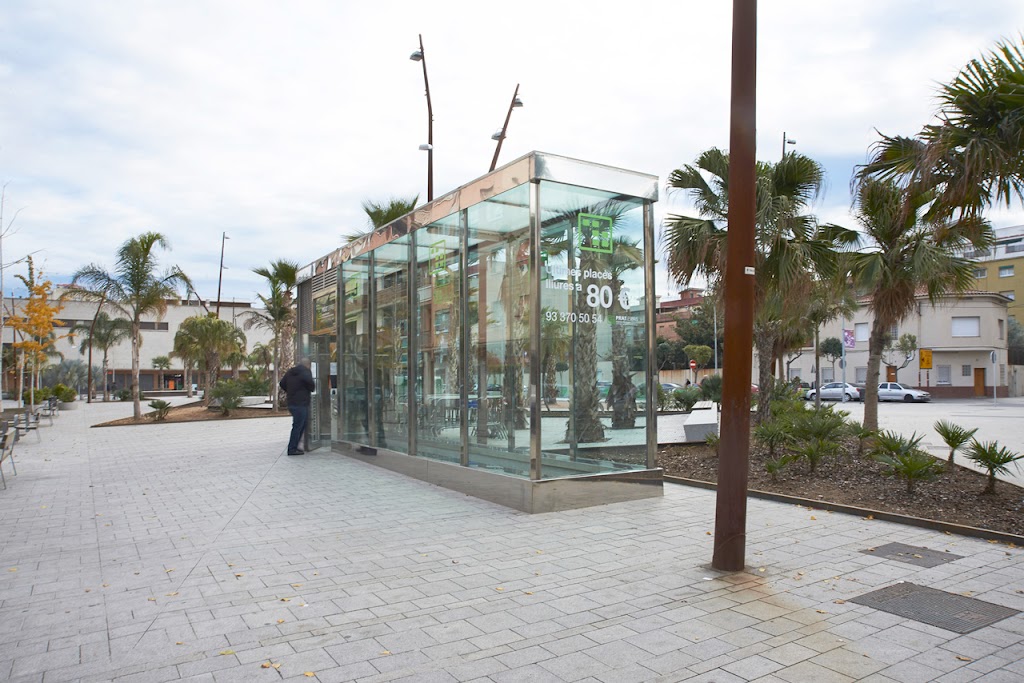 Aparcamiento municipal Plaza Blanes Jardines de Garrovillas