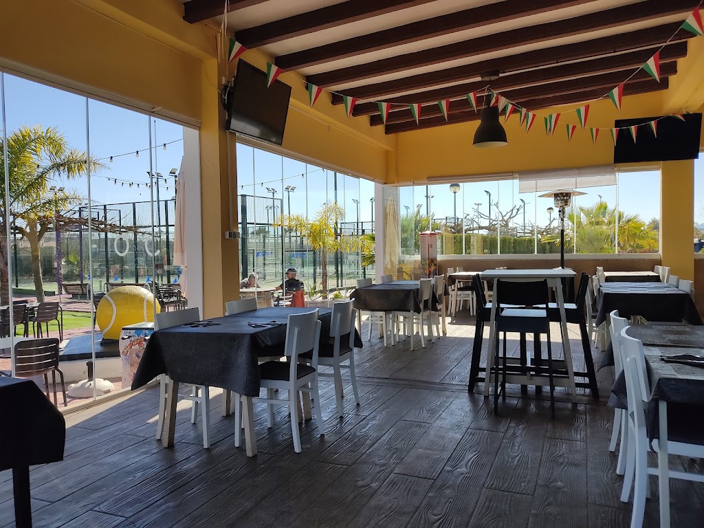La dolce Vita Club Deportivo Johnny Montanes — Ambiente