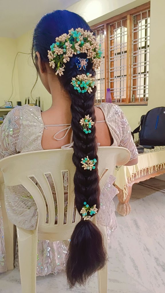 Pooja Ladies Beauty Parlour