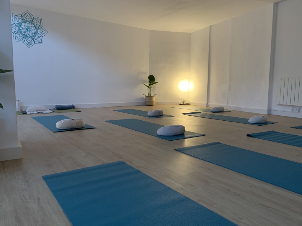 Santosha Yoga