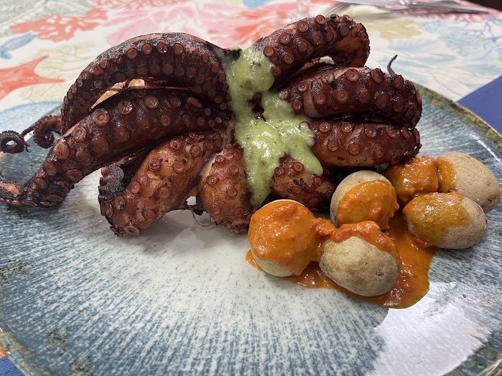 Restaurante La Rubia — Comida y bebida