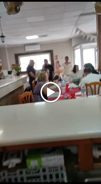 Cafe - Bar La Brisa — Videos