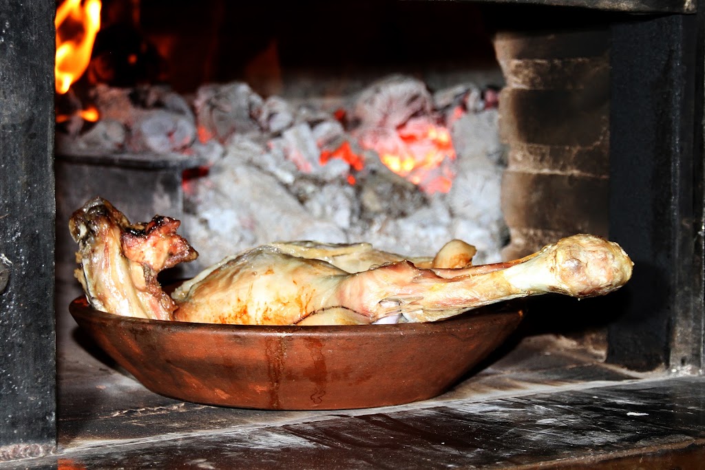 Restaurante Casa Avelino — Comida y bebida