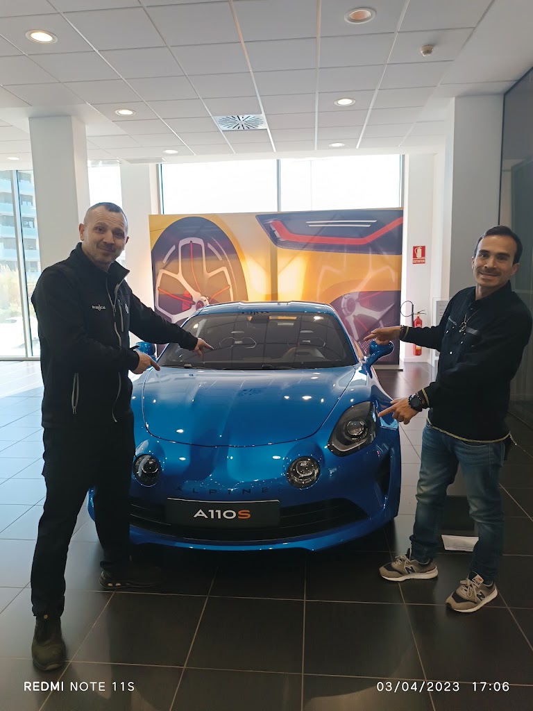 Alpine Store Barcelona — Concesionario de automoviles