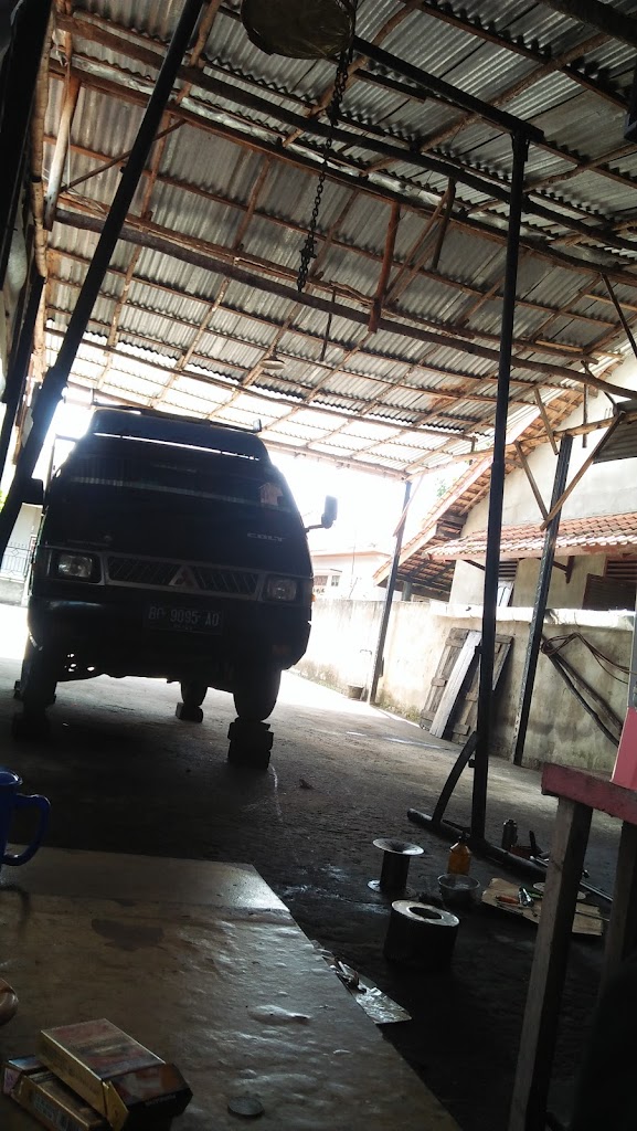 Bengkel Mobil Risqi Putra