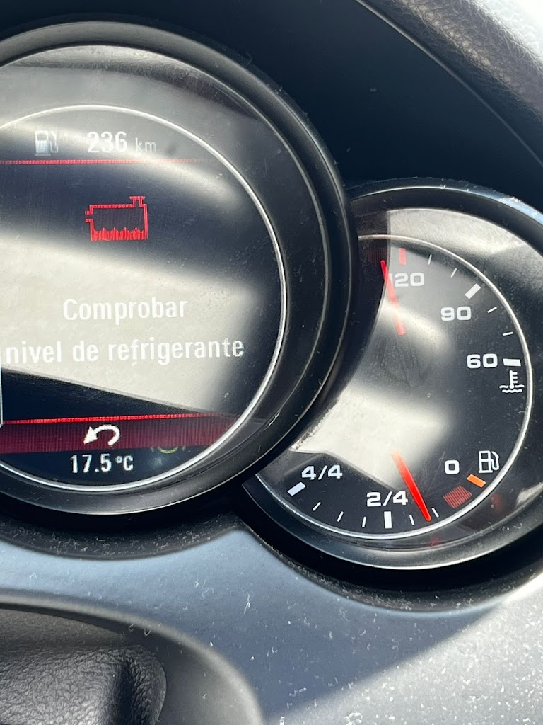 RN MOTOR — Interior