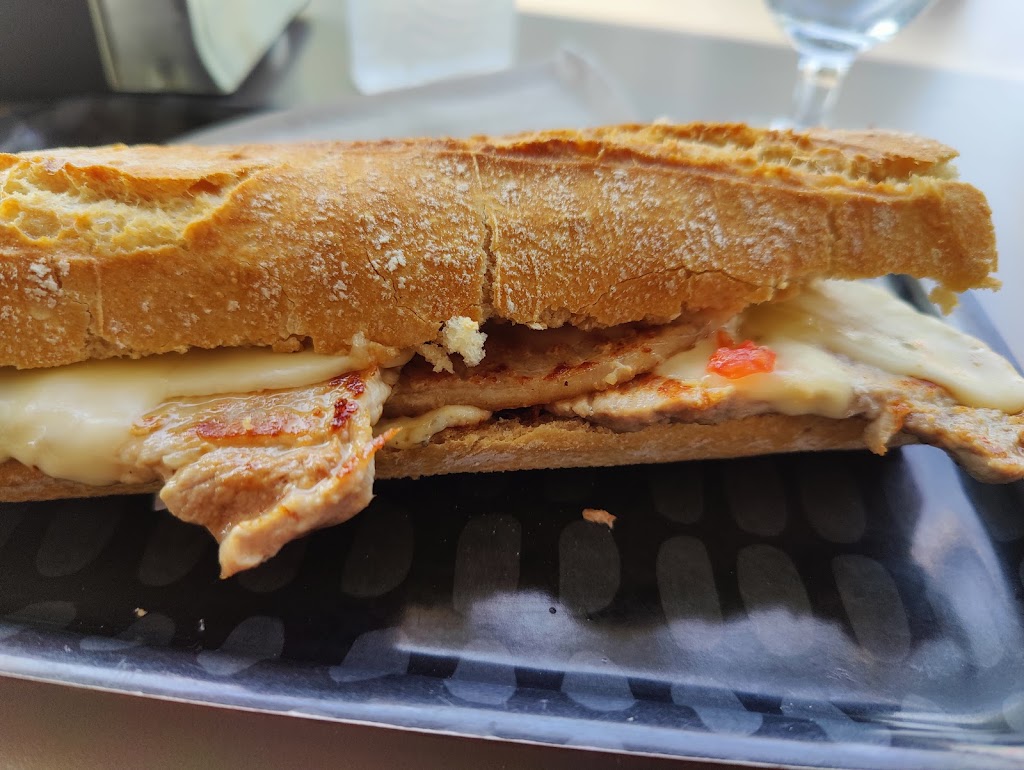 Aquabar Vilarenc — Comida y bebida