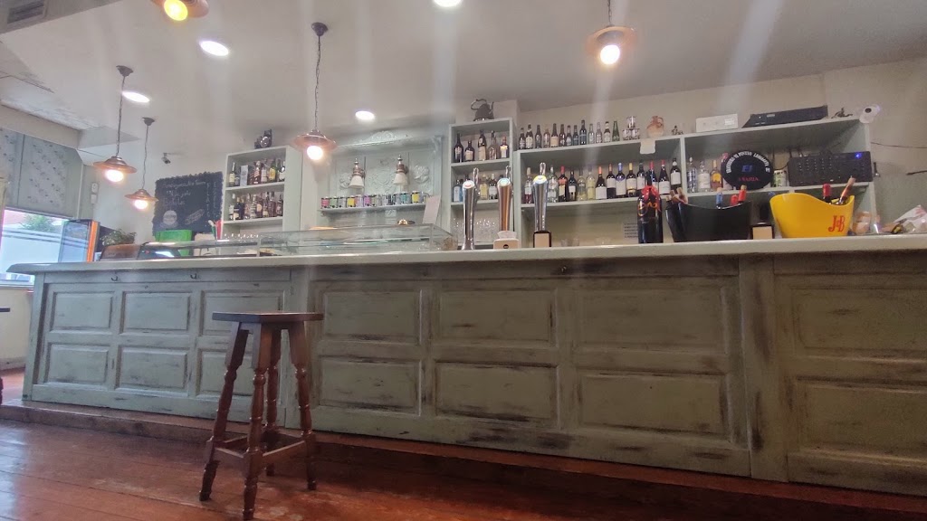 Coffee New Tavern Pub