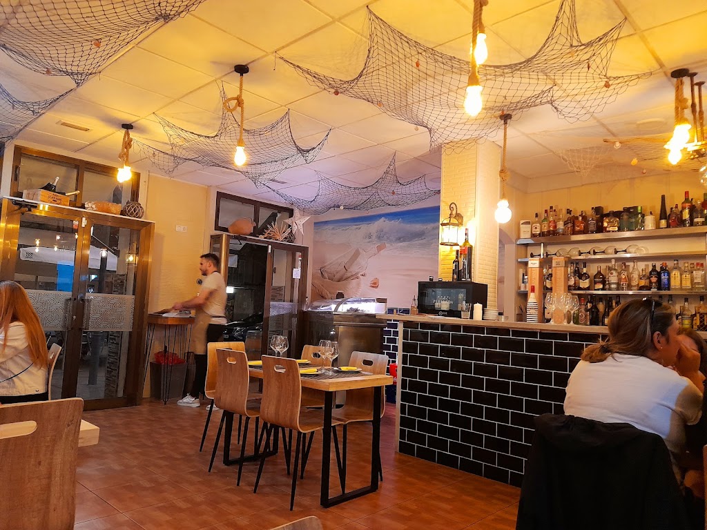 CAN TABARES TAPERIA RESTAURANT — Ambiente