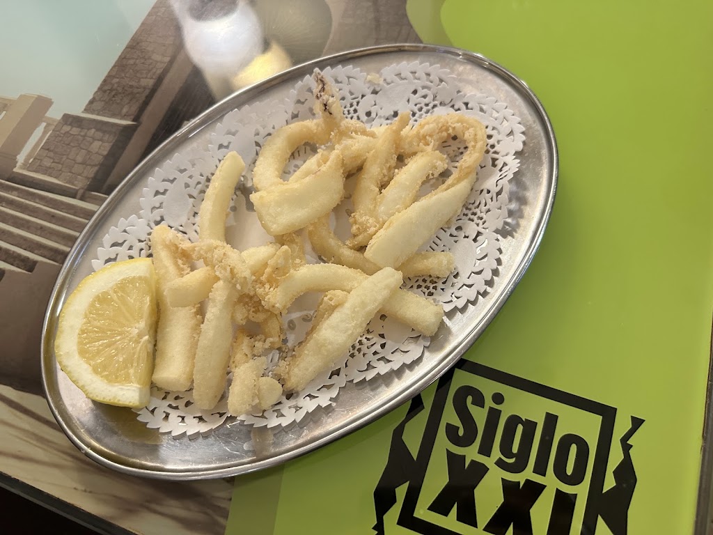 Restaurante Siglo XXI — Comida y bebida