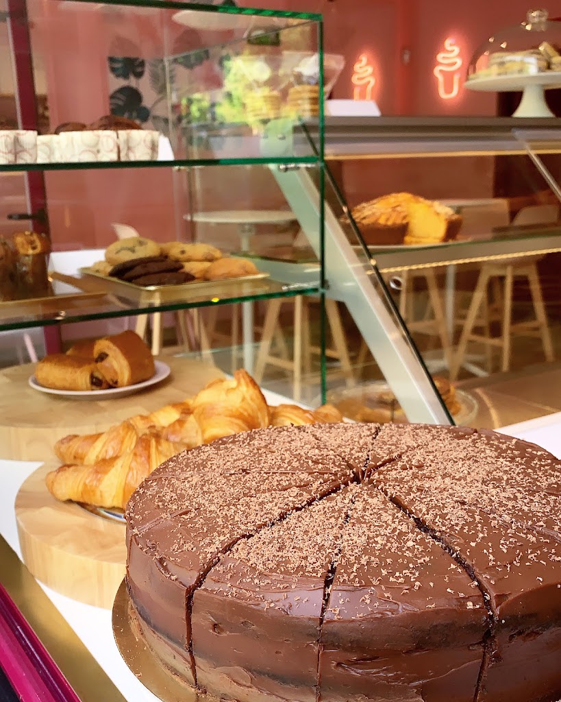 Bella's Bakery — Comida y bebida