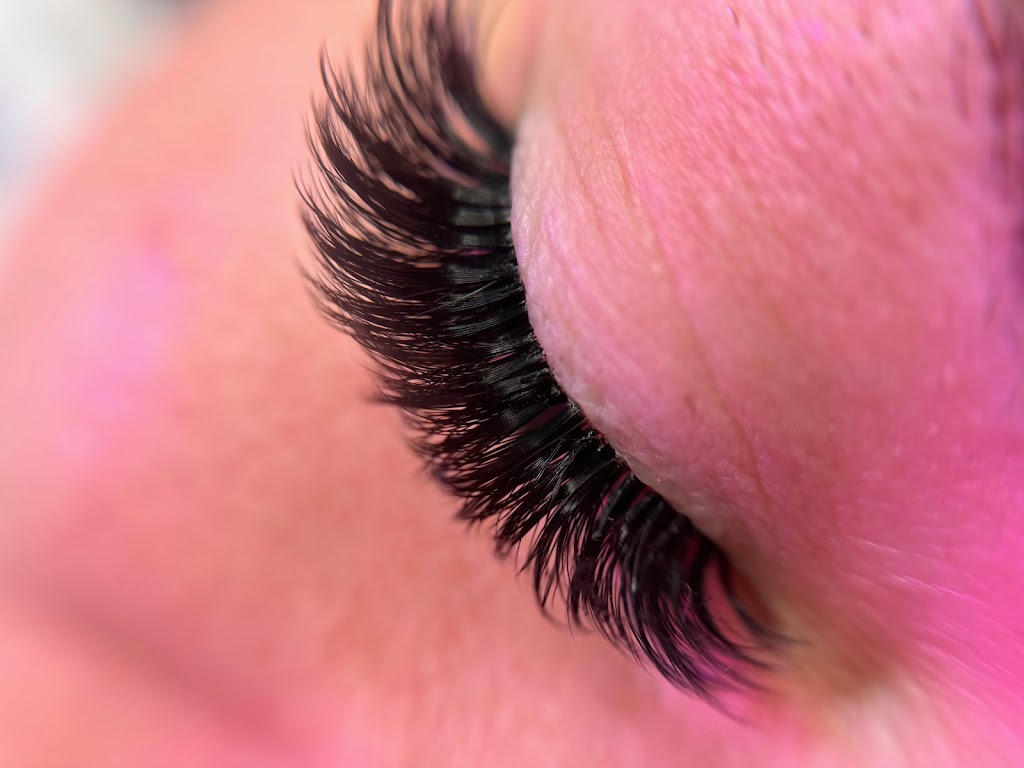 "IRISTUDIO" Centro esp. extensiones de pestanas y cejas.