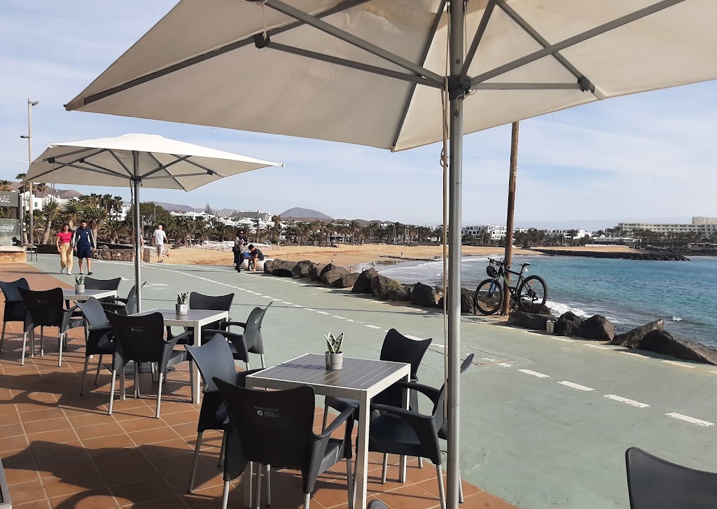 Pub Hennessy's Costa Teguise — Ambiente