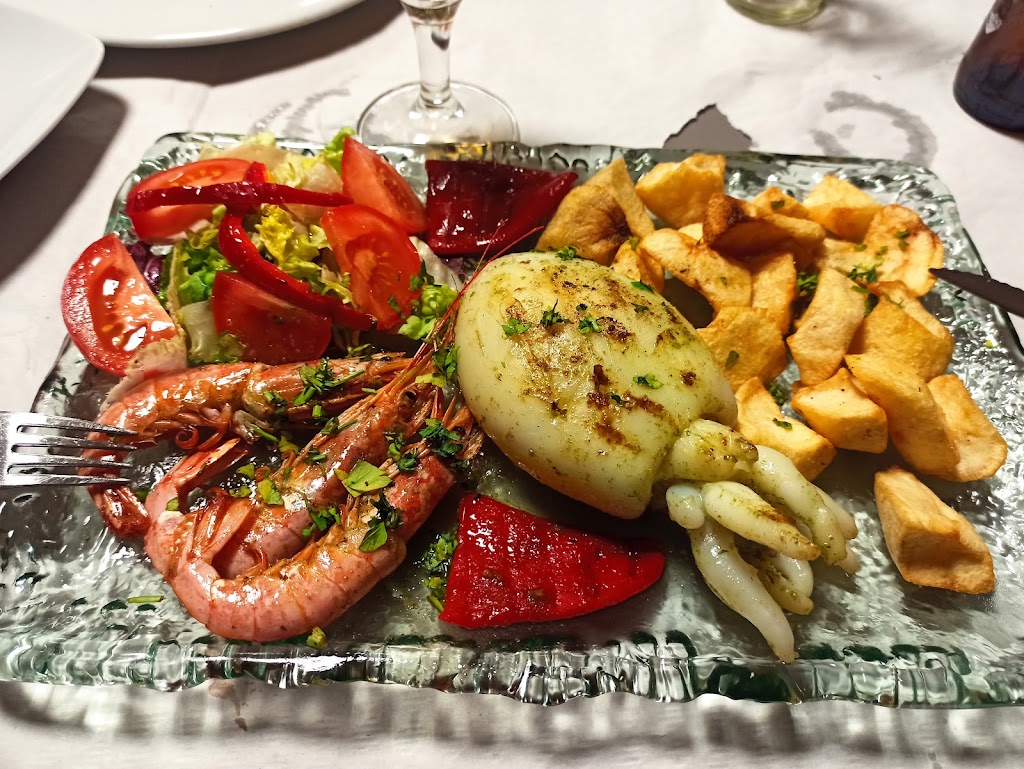 Paules gastro bar — Comida y bebida