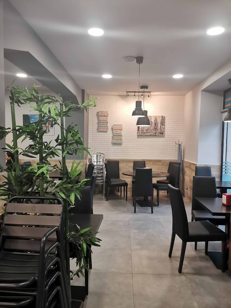 Can Chen Restaurant- Cafeteria — Ambiente