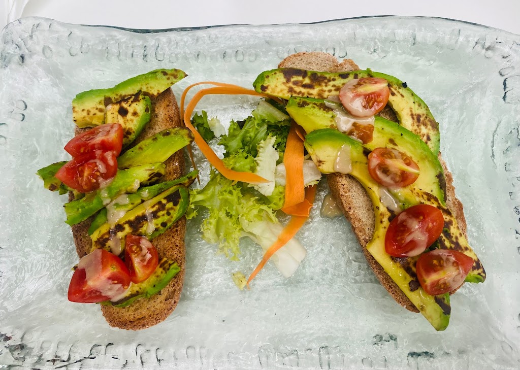 Marina Restaurant — Comida y bebida