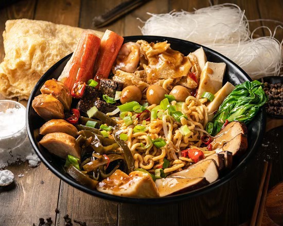 魯皇四川麻辣燙 八卦寮店(滷味宵夜) 的照片