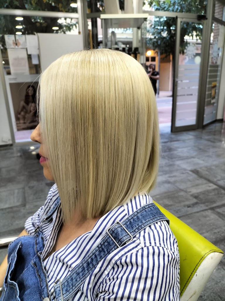 SOL Y UNAS PELUQUERIA