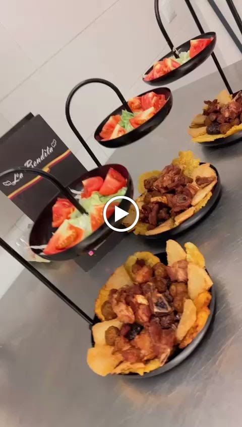 LA BENDITA — Videos