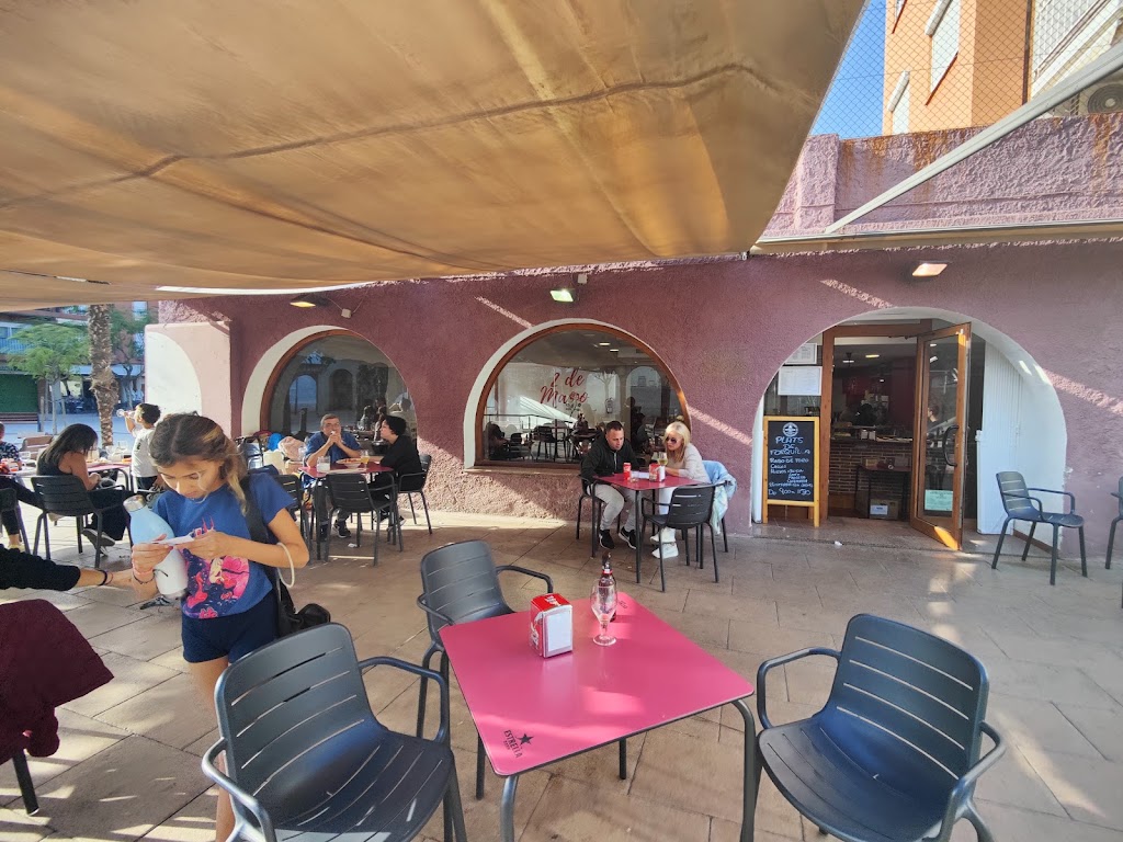 RESTAURANTE 2 DE MAYO — Ambiente