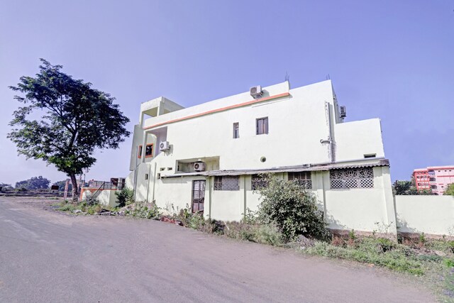 Oyo 86039 Hotel Ceetee Point
